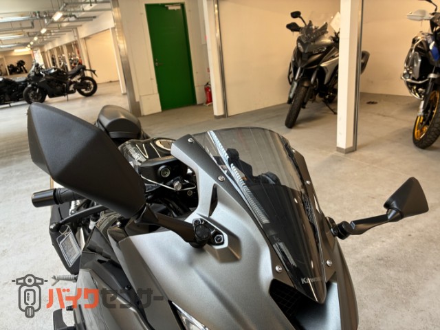 Ninja ZX-4R SE エンジンスライダー ハンドルマウント usb1口