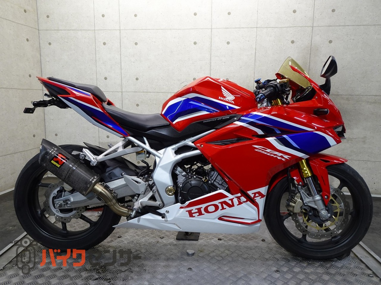 良好！アクラポビッチ サイレンサー CBR250RR（MC51）用 【公式通販】