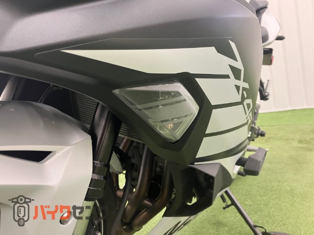 Ninja ZX-4R SE 水冷4気筒 フレームスライダー スモークスクリーン