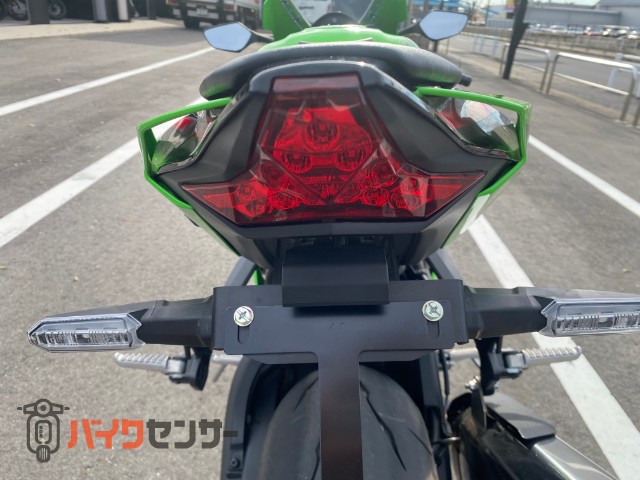 Ninja ZX-10R - KAWASAKI | CHAMPION 76 | チャンピオン 76