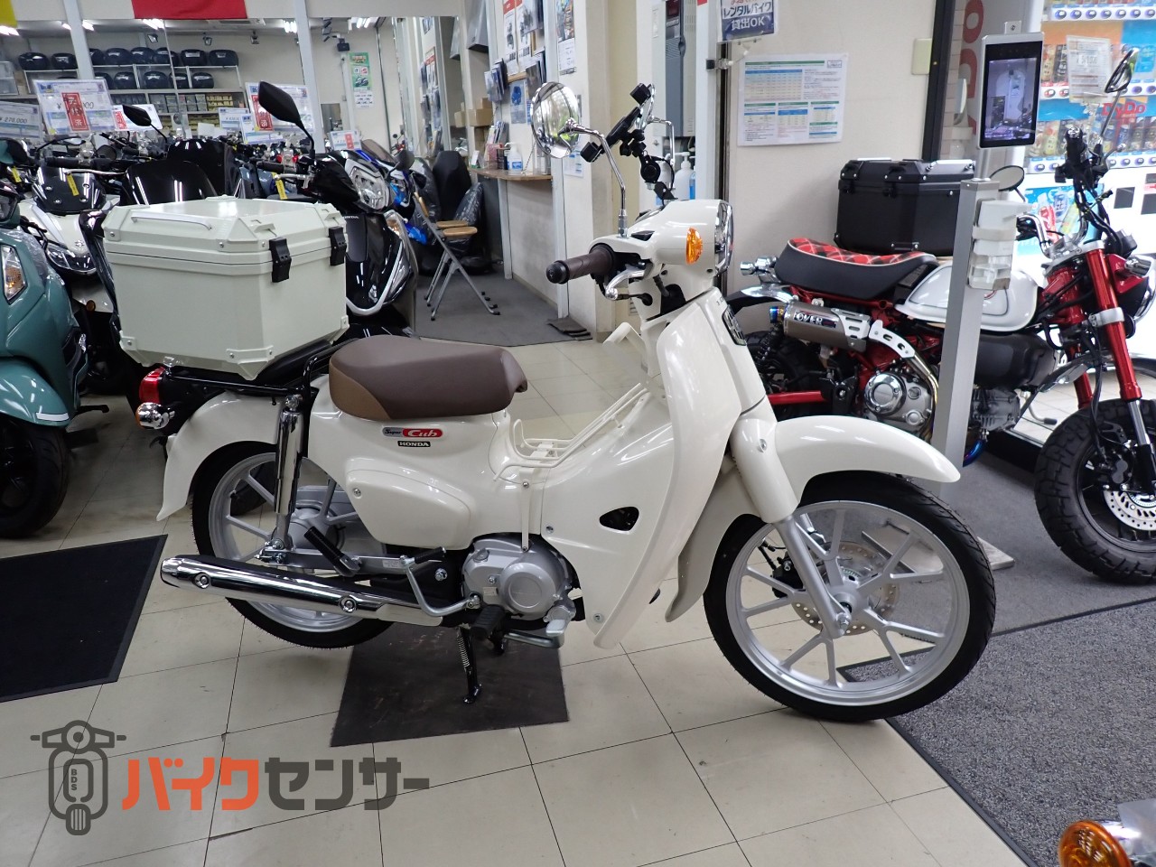 ホンダ スーパーカブ110 リアボックス スマホホルダー USB電源