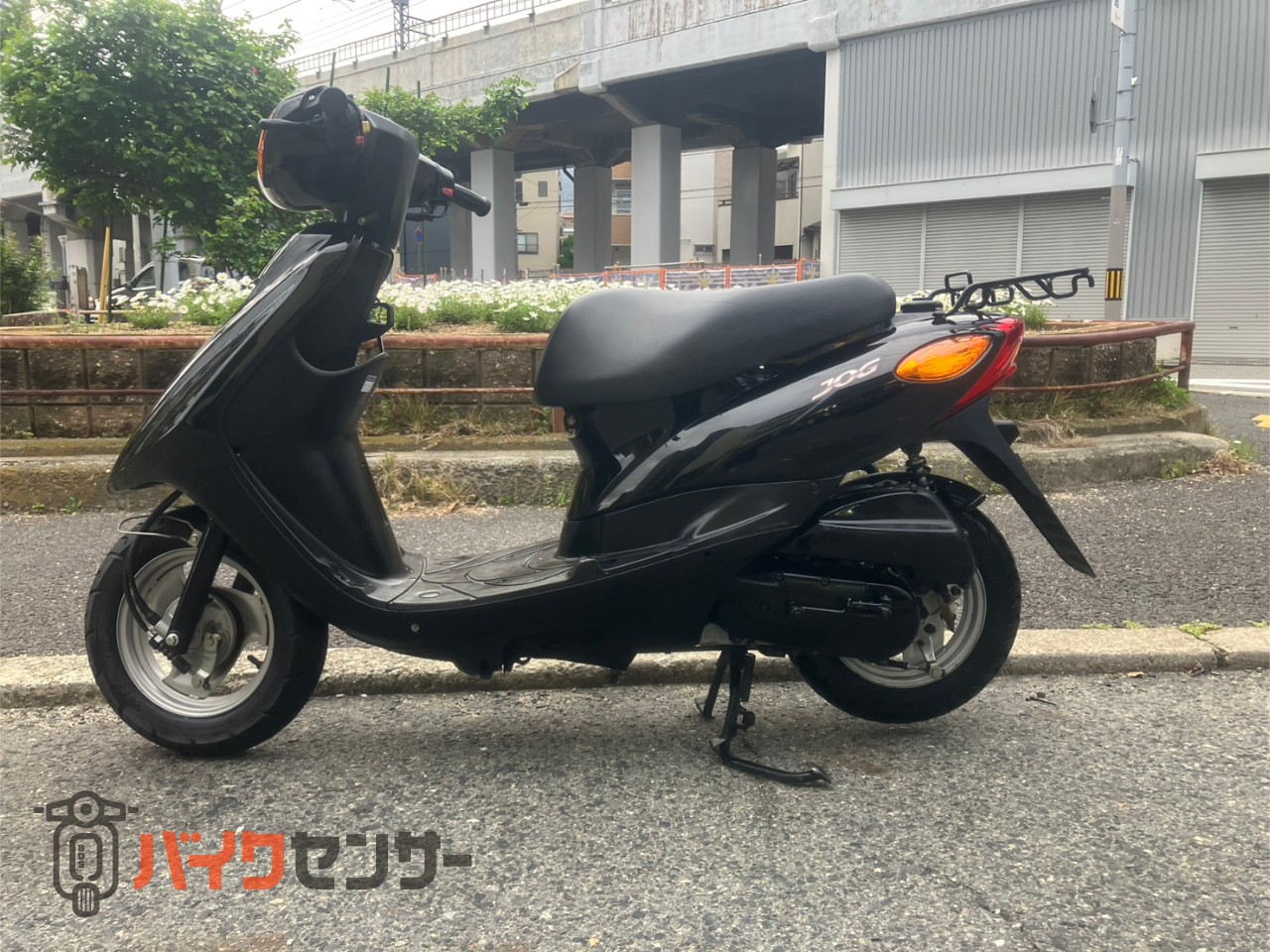ヤマハJOGFI SA36J 黒 今どきの原付は水冷4ストインジェクションだそう