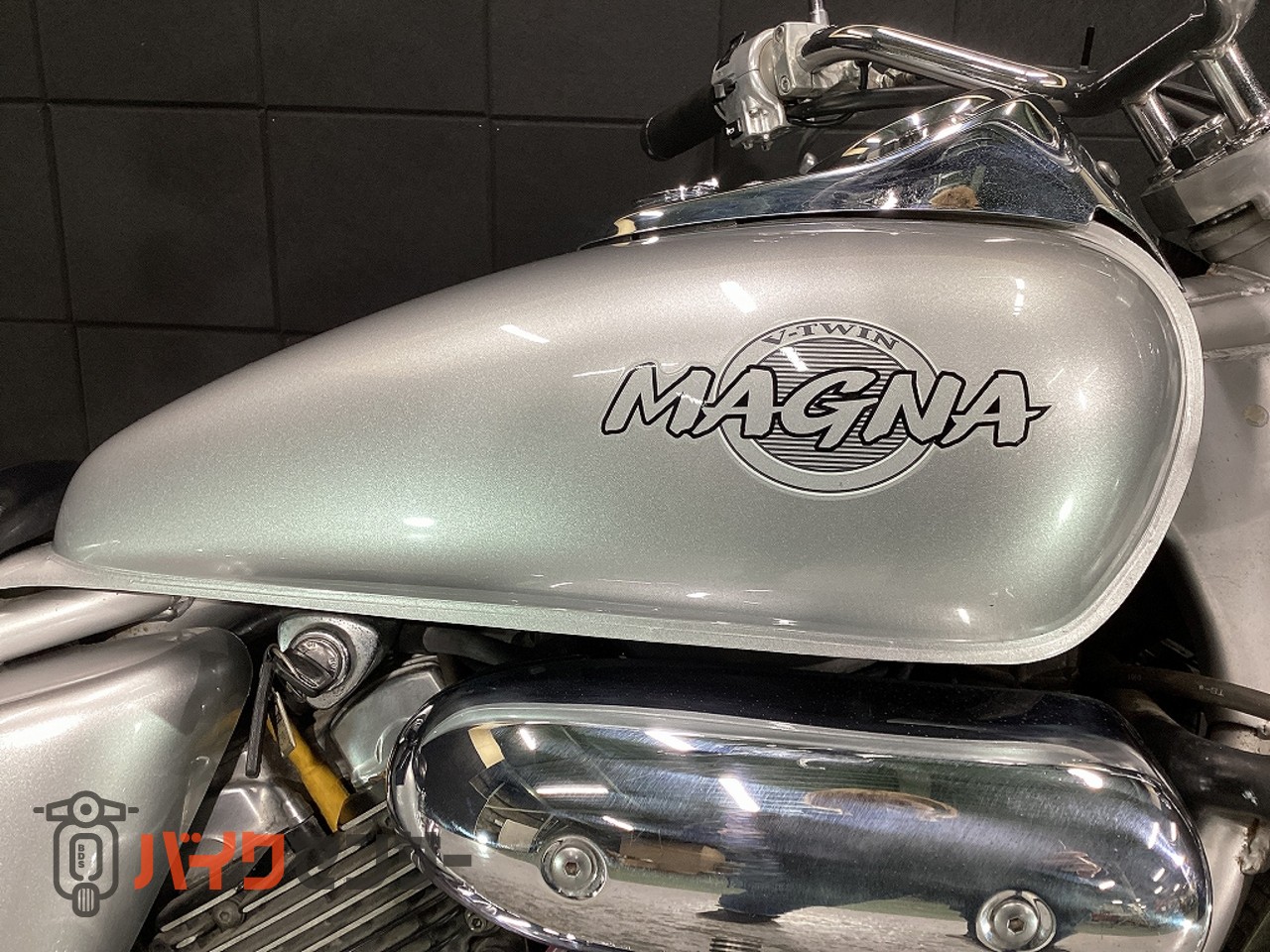 ホンダ マグナ250 乗出し整備済・Fタイヤ新品・後期2001年モデル・MC29