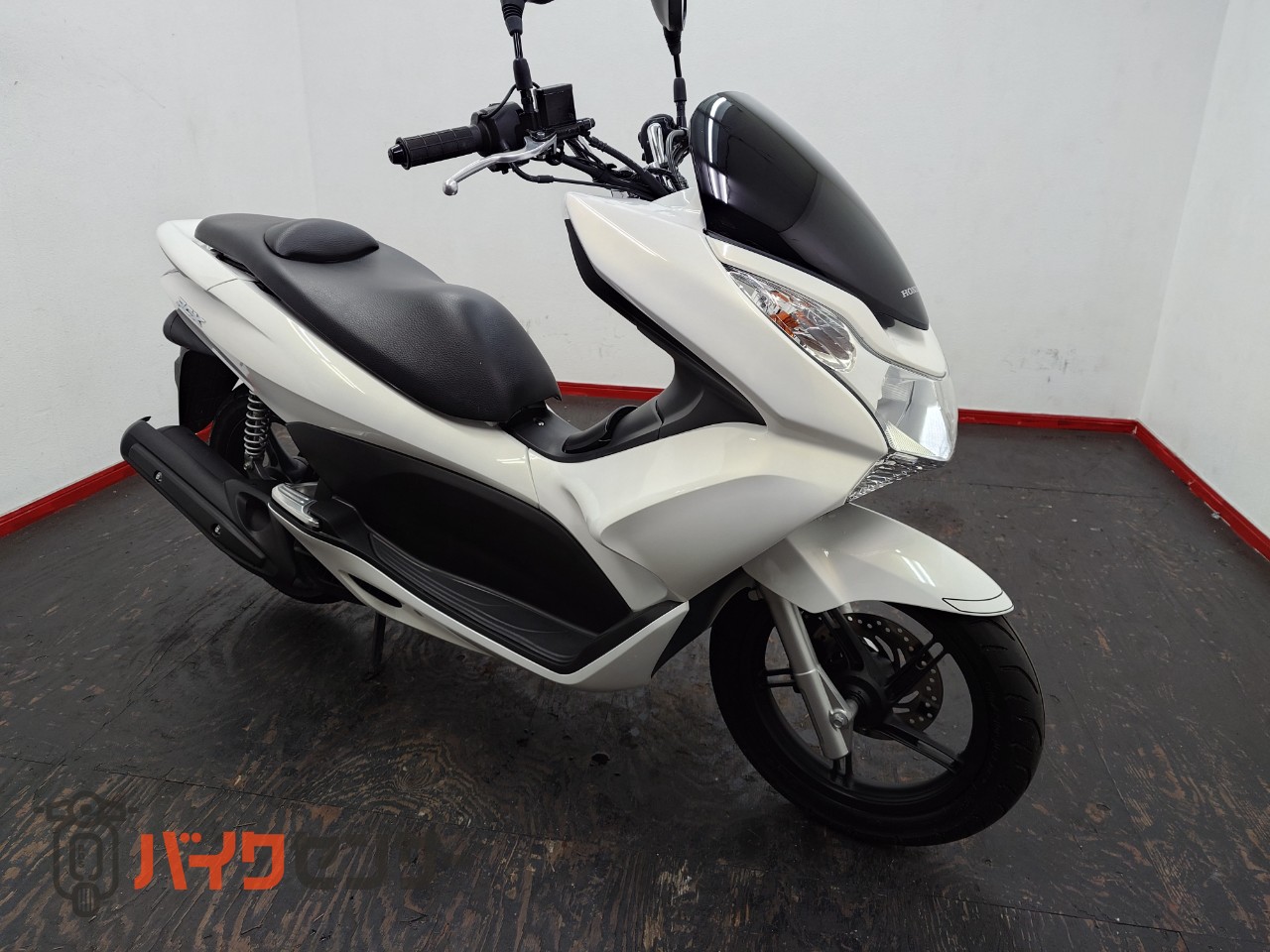 PCX125 JF28 グリップヒーター、GIVIシールド 33576km 12月前後タイヤ