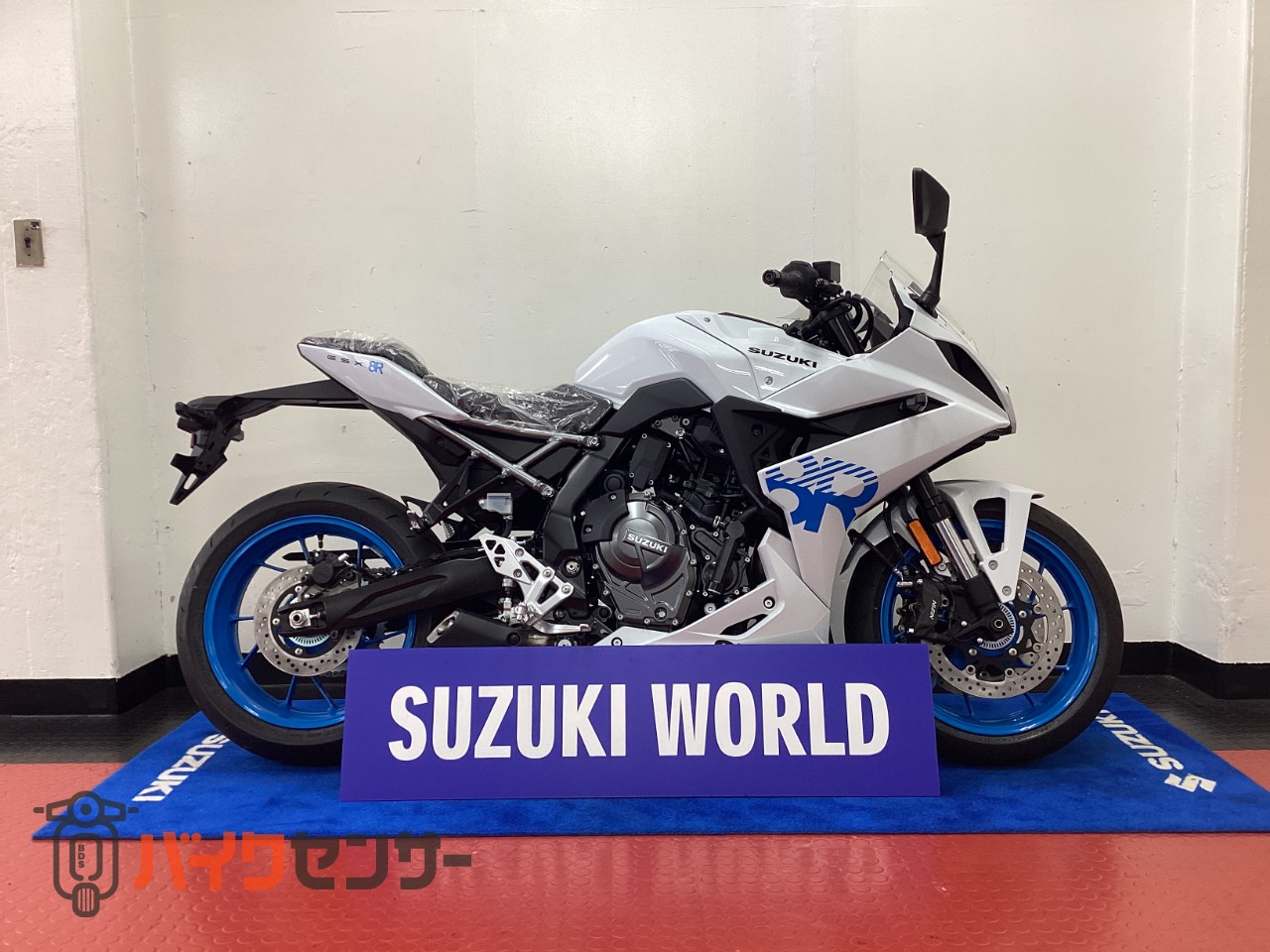 スズキ GSX-8R 2026年モデル パールテックホワイト（QU2） B646176