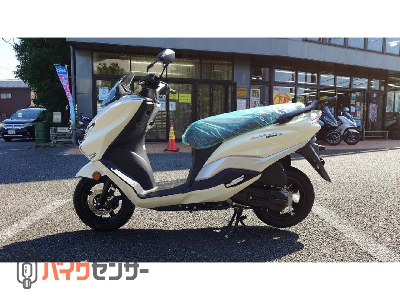 スズキ バーグマンストリート125EX 即納可能 パールグレイスホワイト