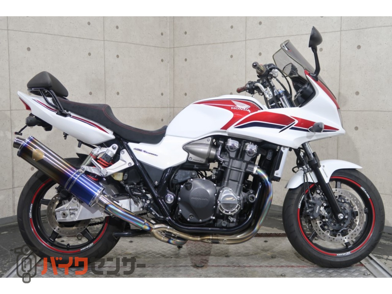 ホンダ CB1300 SUPER ボルドール SC54 ワイバンフルエキ バック
