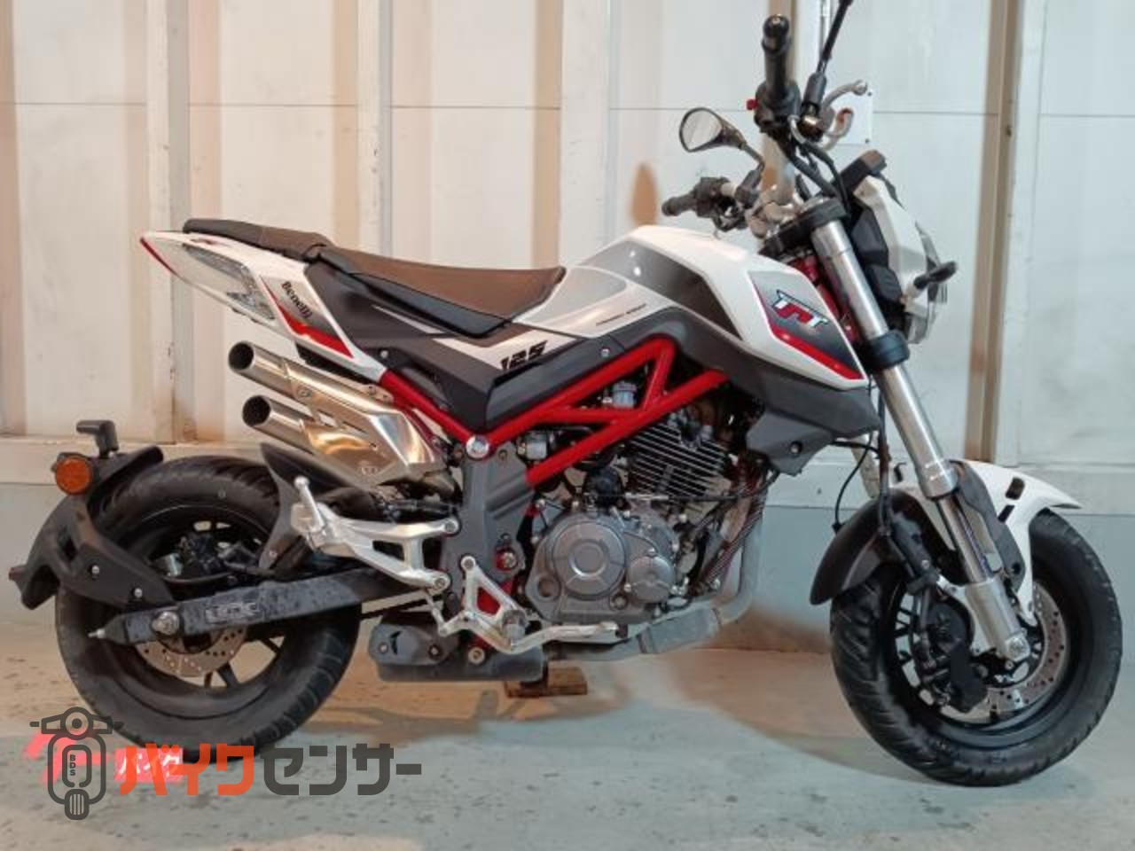 【新車】ベネリTNT125 レッド入荷　お得な急価格 BENELLI TNT125 (Tornado Naked T125) ：思わず笑顔になってしまう元気