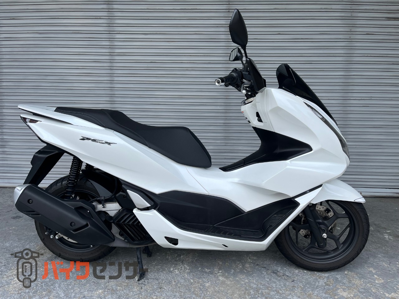 PCX125 JK05 パールジャスミンホワイト　傷なし　美品　低走行 新車入荷情報！【HONDA PCX125】の「パールジャスミンホワイト」が当店