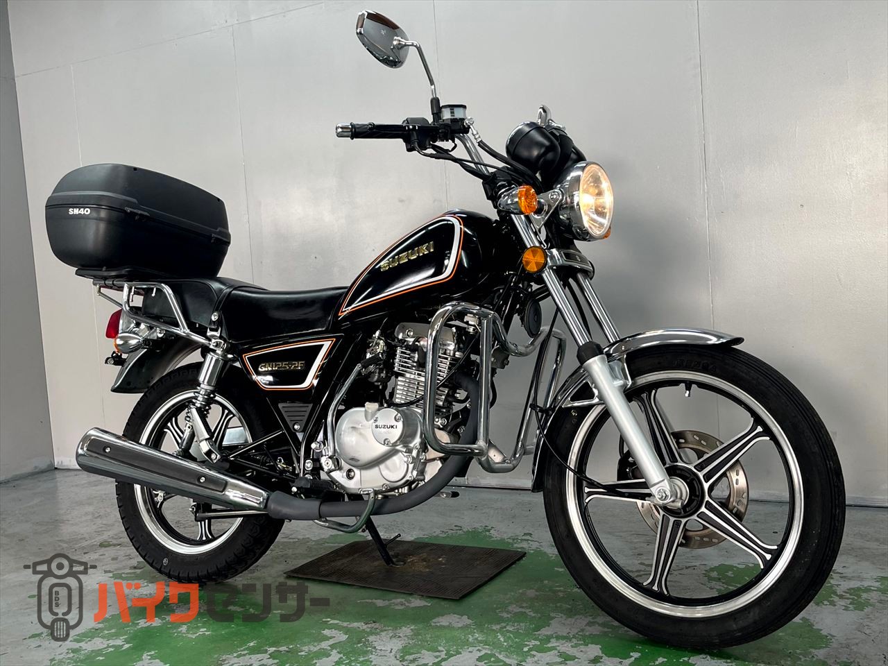 スズキ　ＧＮ１２５－２Ｆ　燃料計・エンジンガード・大型キャリア付モデル スズキ GN125-2F LC6PCJ 2014年モデル キックスターター付き リア