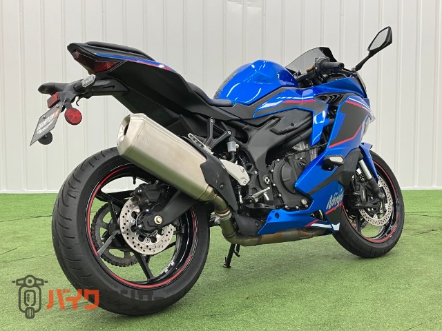 Ninja ZX-4R SE 水冷4気筒 クイックシフター フレームスライダー