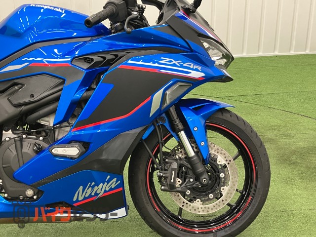 Ninja ZX-4R SE 水冷4気筒 クイックシフター フレームスライダー