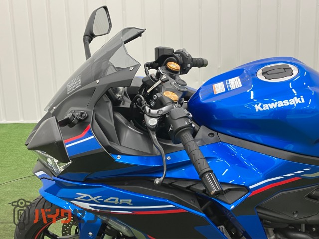 Ninja ZX-4R SE 水冷4気筒 クイックシフター フレームスライダー