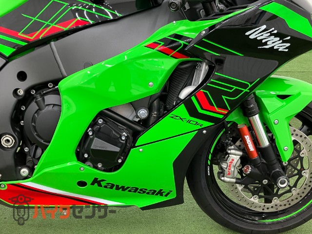 Ninja ZX-10R 水冷4気筒 KRT Edition TFTメーター
