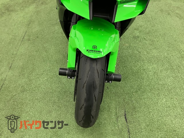 Ninja ZX-10R 水冷4気筒 KRT Edition TFTメーター