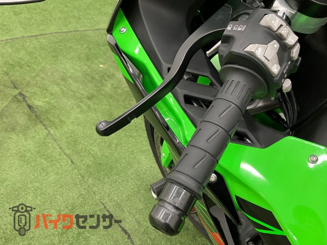 Ninja ZX-10R 水冷4気筒 KRT Edition TFTメーター