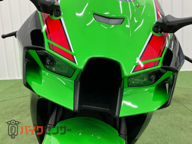 Ninja ZX-10R 水冷4気筒 KRT Edition TFTメーター