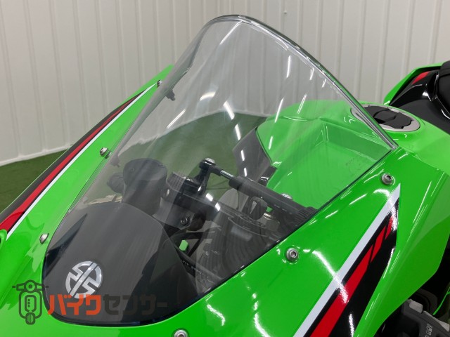 Ninja ZX-10R 水冷4気筒 KRT Edition TFTメーター