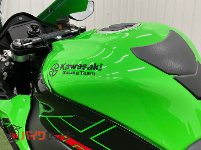 Ninja ZX-10R 水冷4気筒 KRT Edition TFTメーター