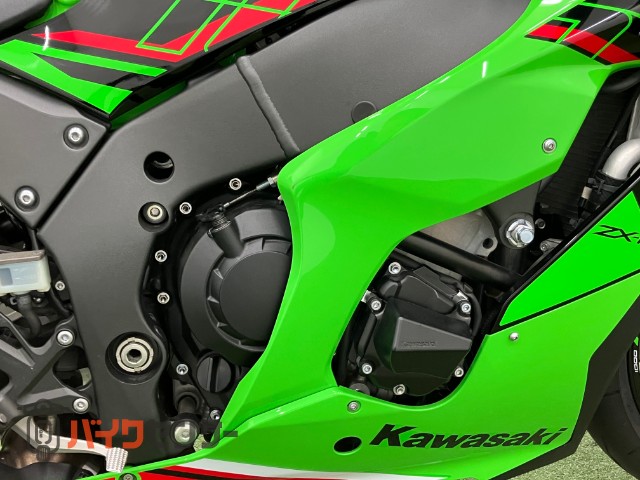 Ninja ZX-10R 水冷4気筒 KRT Edition TFTメーター