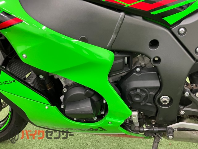 Ninja ZX-10R 水冷4気筒 KRT Edition TFTメーター