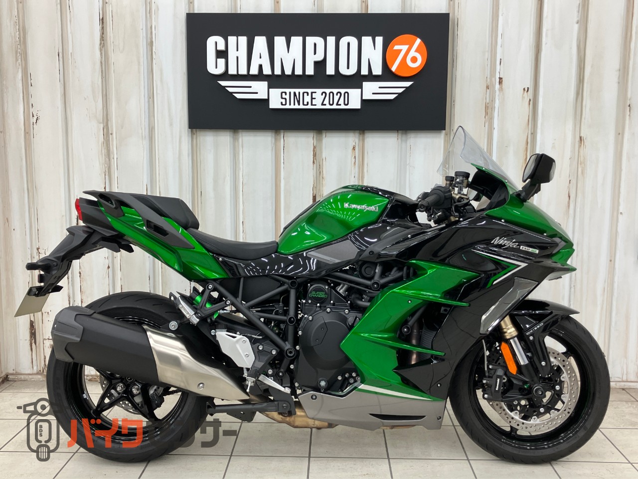 カワサキ Ninja H2 SX スーパーチャージドエンジン TFTメーター