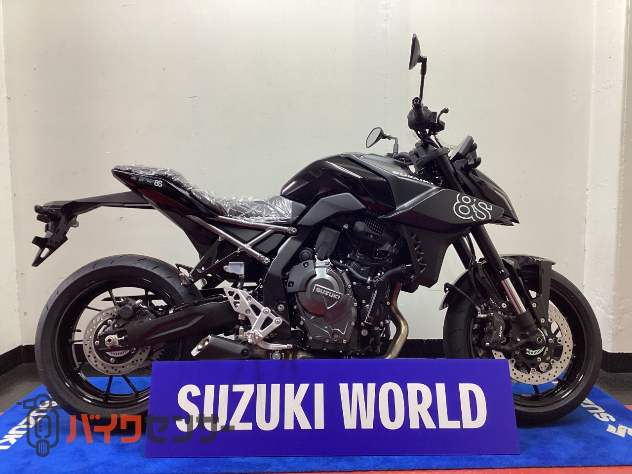 スズキ GSX-8S グラススパークルブラック / マットブラックメタリック