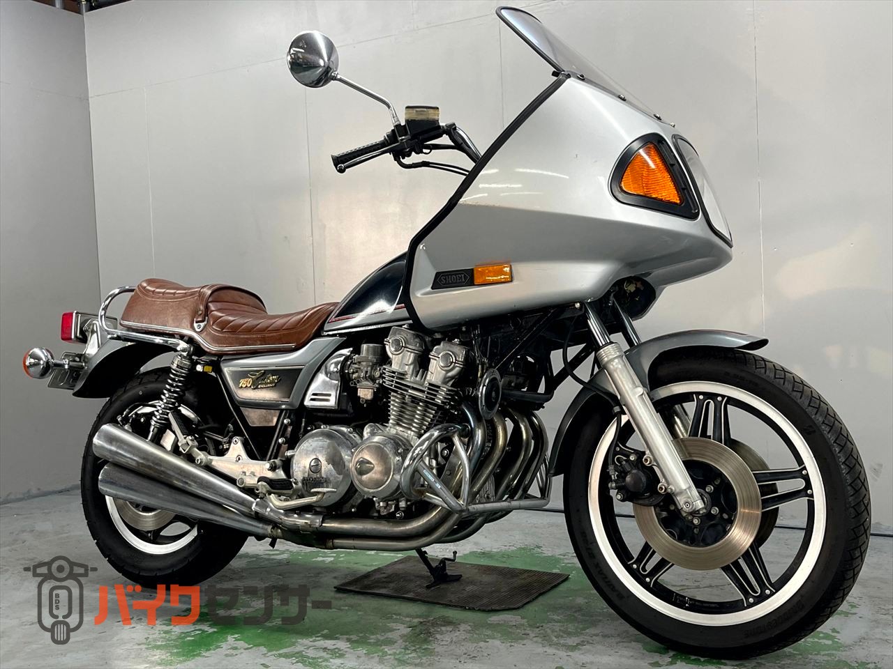 ホンダ CB750 カスタム SHOEI製フロントカウル エンジンガード付き
