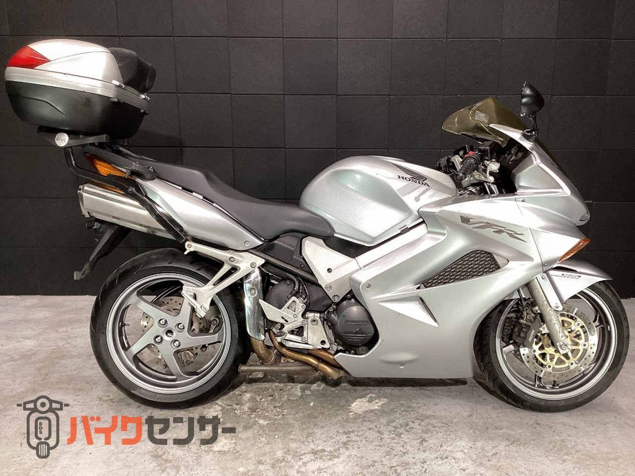 ホンダ VFR800 乗出し整備済・車検残(R9年8月迄)・後期型・2005年