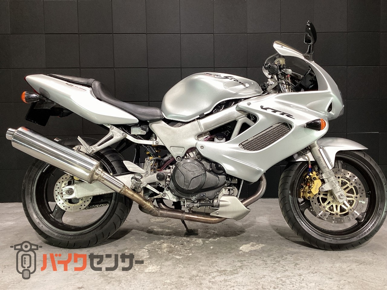 ホンダ VTR1000F ファイヤーストーム 乗出し整備済・車検残(R8年12月迄 ホンダ VTR1000F ファイヤーストーム 乗出し整備済・車検残(R8年12月迄