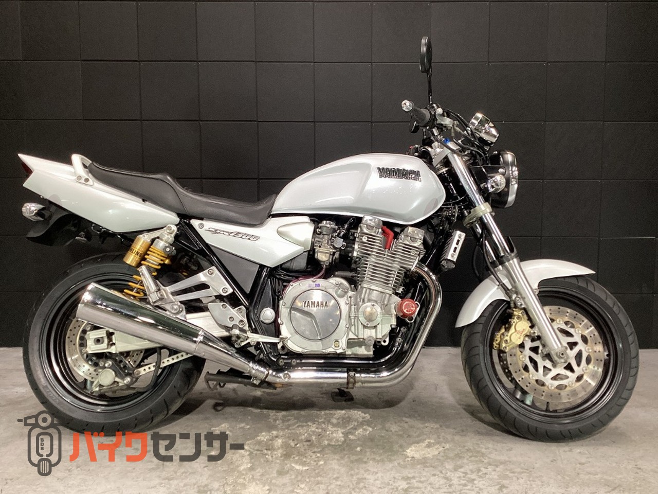 ヤマハ XJR1300 乗出し整備済・前後タイヤ新品！・エンジンスライダー
