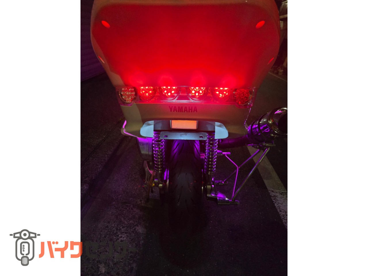 ヤマハ マジェスティ250C 自由自在にLEDの光らせ方・色を変更できます