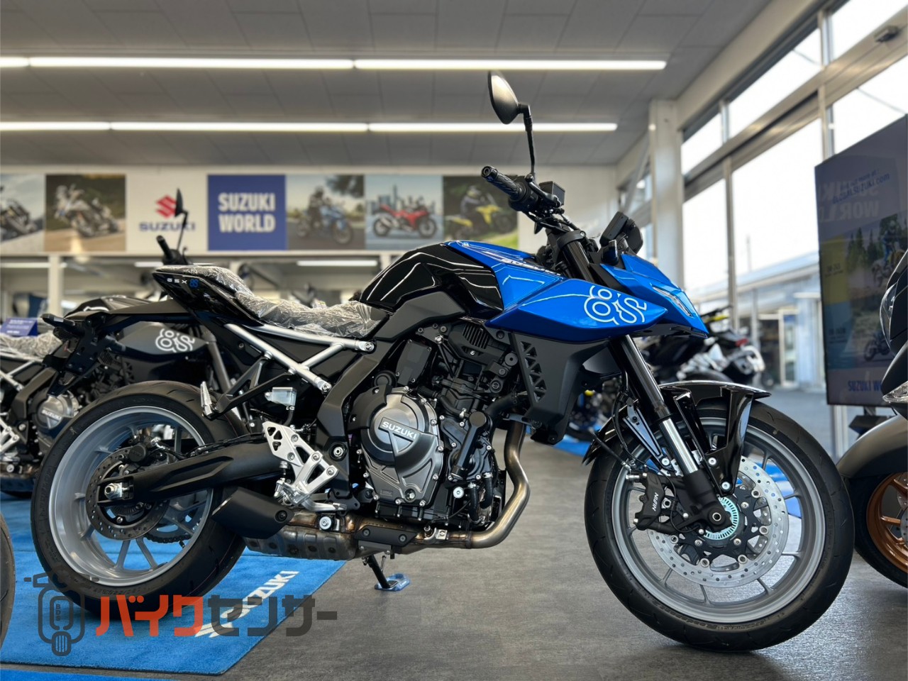 スズキ GSX-8S 2026年モデル グラススパークルブラック/トリトンブルー スズキ GSX-8S 2026年モデル グラススパークルブラック/トリトンブルー