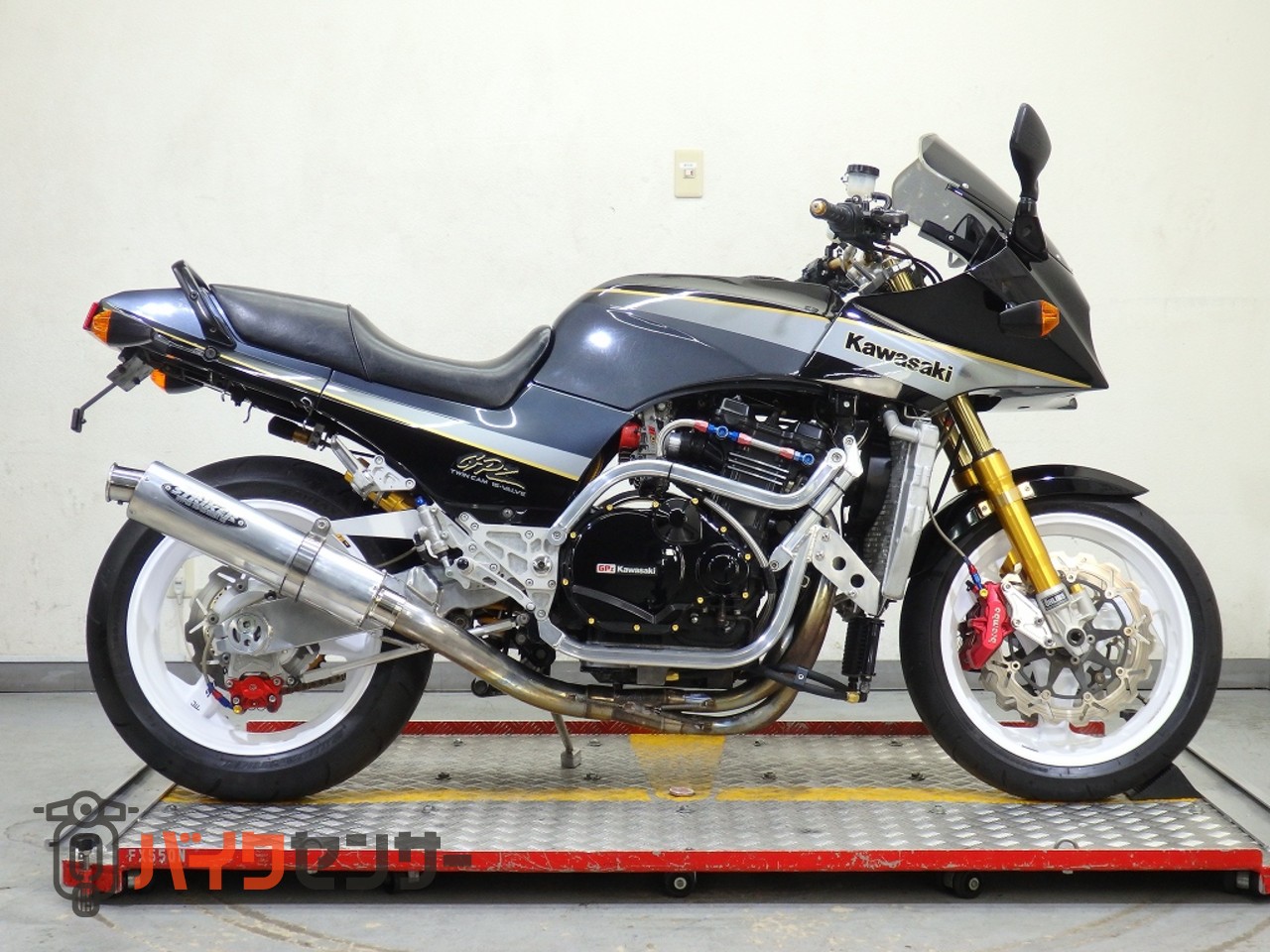 カワサキ GPZ900R ストライカーマフラー FCR オーリンズサス サブ