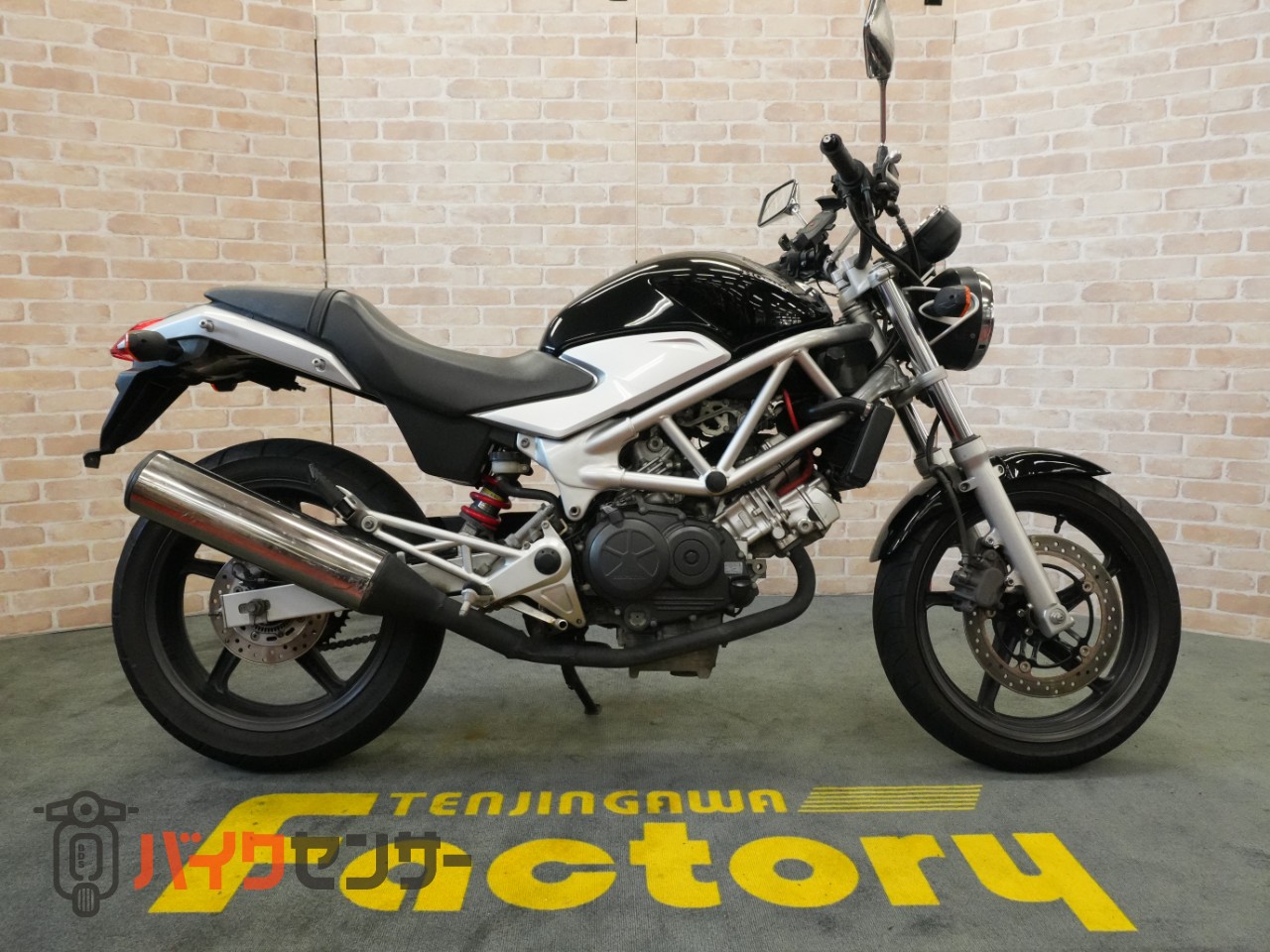 ホンダVTR250 インジェクション アクティブハンドル スマホホルダー