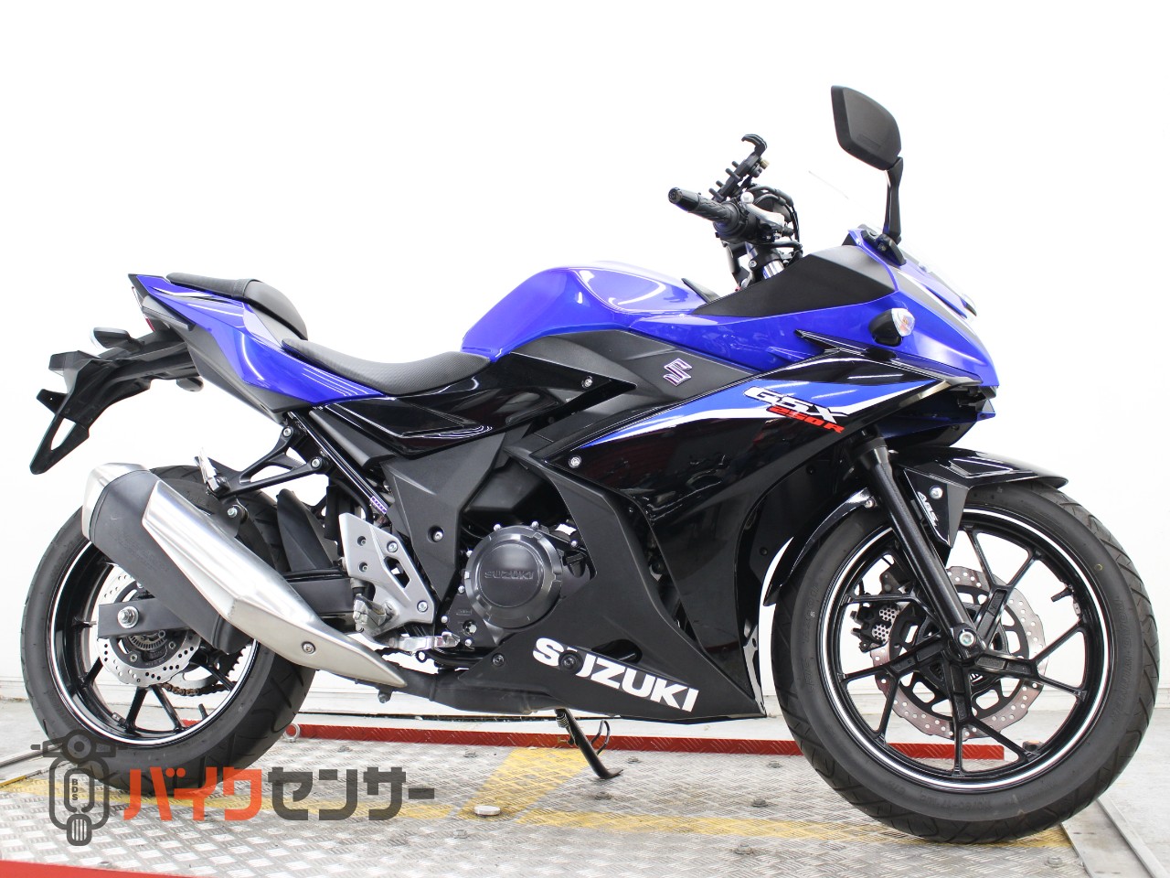 スズキ GSX250R 2020年モデル・ノーマル・クリスタルブルー・スマホ スズキ GSX250R 2020年モデル・ノーマル・クリスタルブルー・スマホ