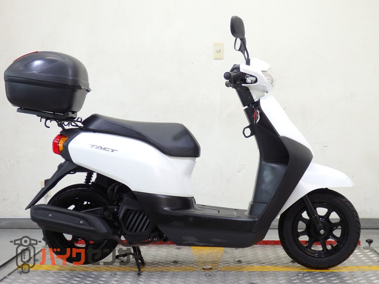 ホンダ タクト AF75 アイドリングストップ リアボックス付き