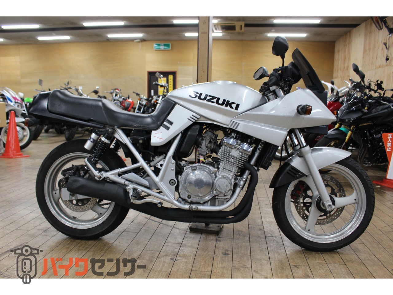 スズキ 大阪～整備済み GSX250S KATANA ノーマル車両 アフターサービス