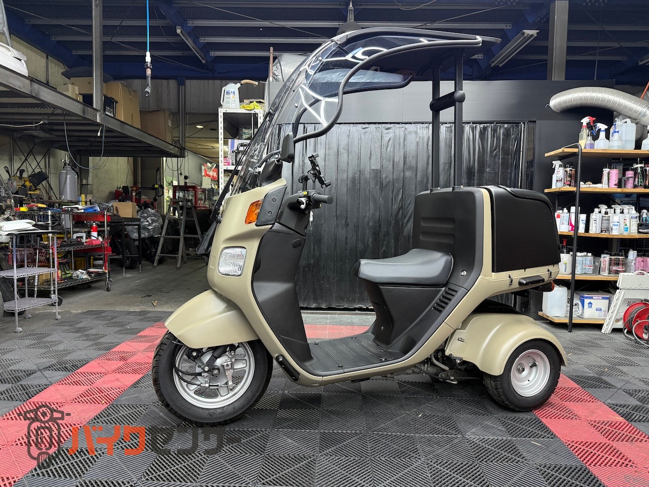 ホンダ ジャイロキャノピー4スト後期型 ワイドバイザー、リアボックス