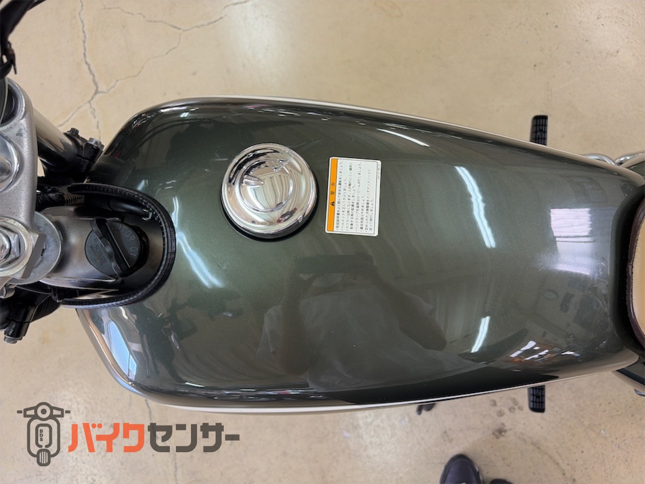 ヤマハ SR400 35thアニバーサリーモデル・USBソケット・スマホホルダー