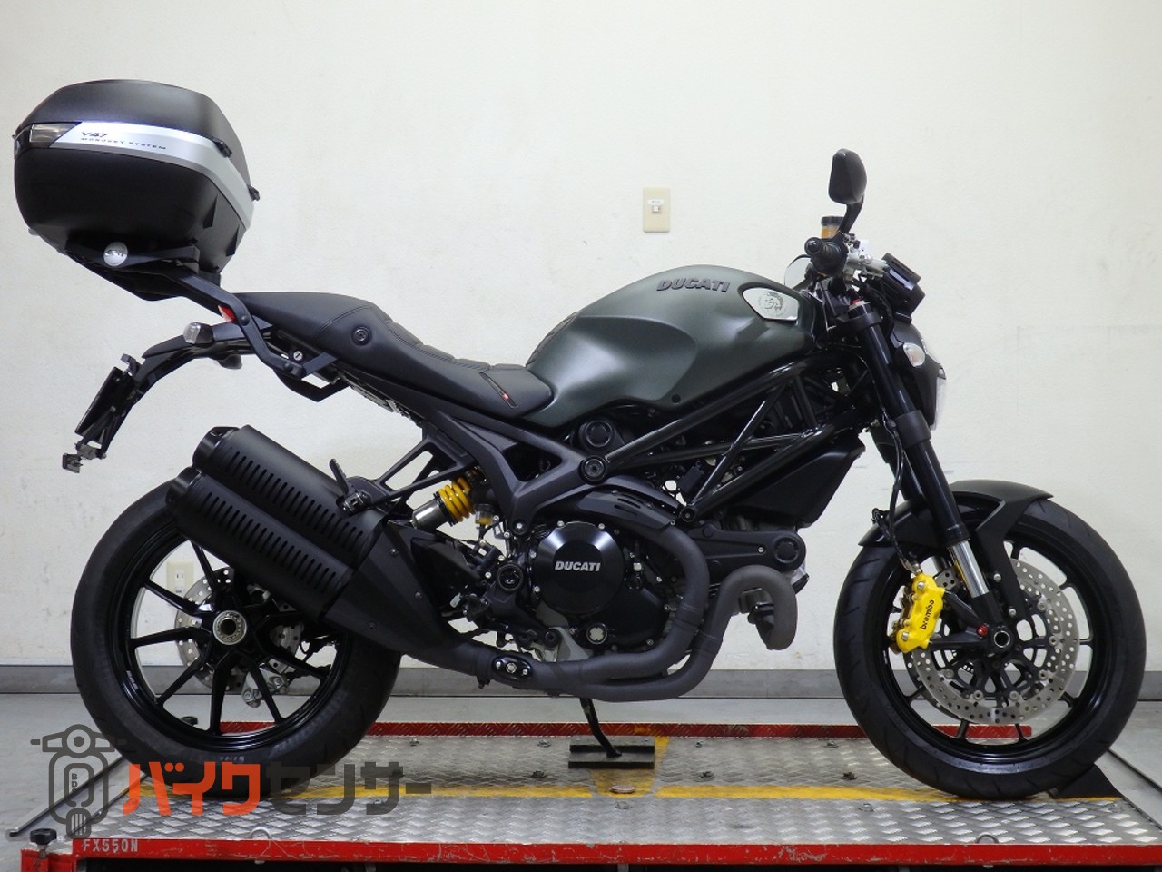 ドゥカティ モンスター1100EVOディーゼル リアキャリア トップケース
