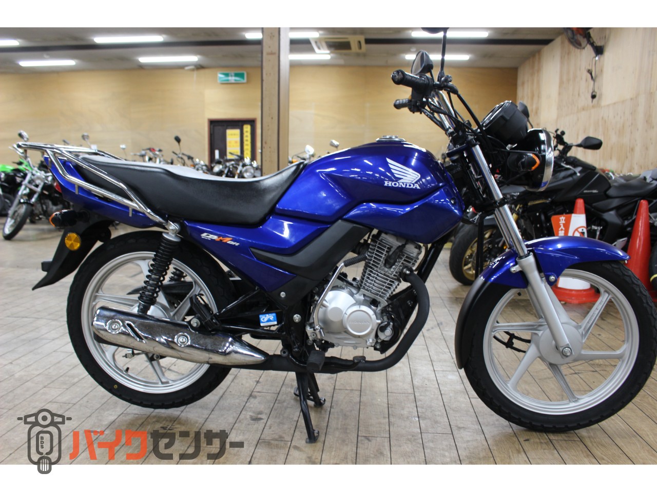 ホンダ 大阪～整備済み WH125-12 CB125 リアタイヤ新品お引き渡し 全国 