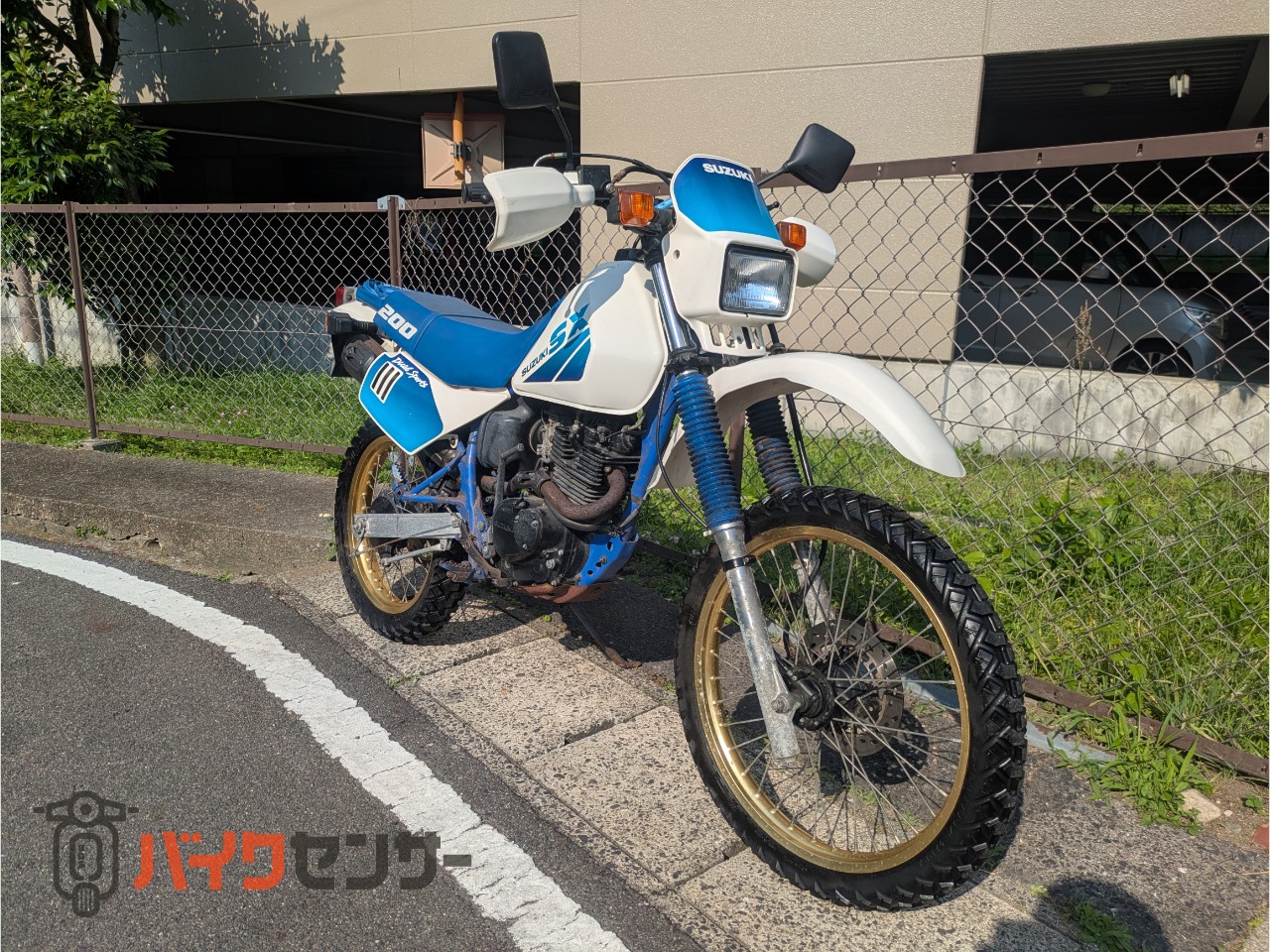 SUZUKI SX200R 白 格安提供車 半額配送キャンペーン クランキング確認済み 期間限定車体価格 諸経費０円 横浜 P-Yard スズキ スズキ SX200R 軽い車体 15リットルタンク B660411| BDS