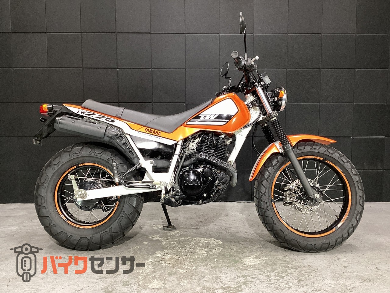 ヤマハ TW225E 乗出し整備済・20周年記念車・ノーマル・最終型・セル付 ヤマハ TW225E 乗出し整備済・20周年記念車・ノーマル・最終型・セル付