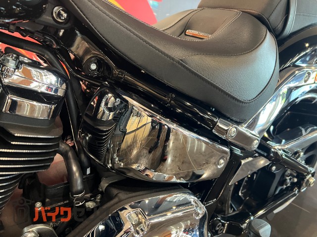 FXBR ソフテイルブレイクアウト117 - Harley-Davidson | CHAMPION 76