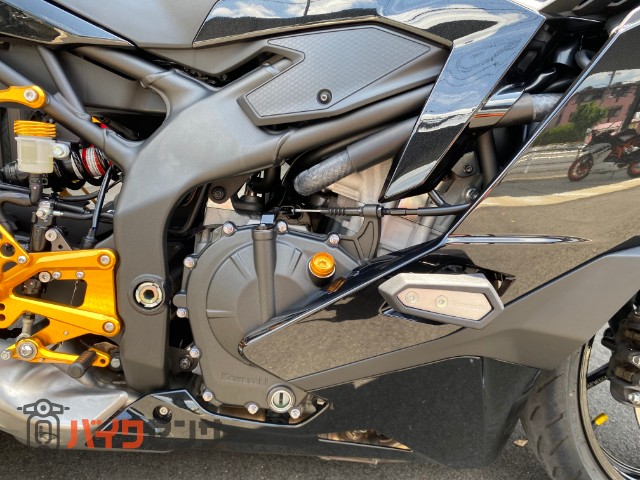 Ninja ZX-25R BabyFace製カスタムパーツ多数 バックステップ