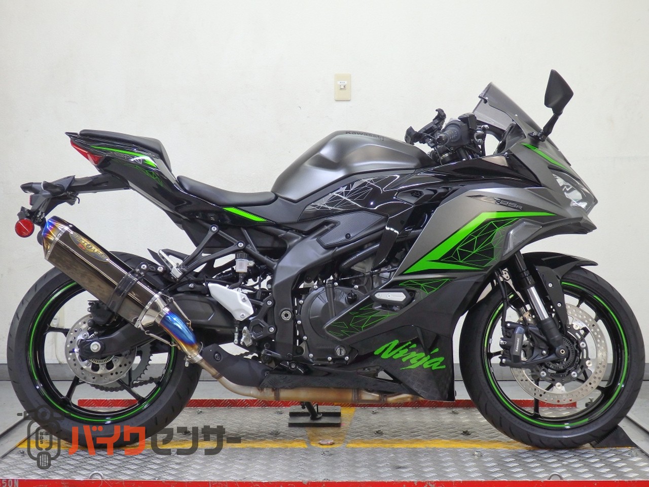 カワサキ Ninja ZX-25R SE ZX250H BEETサイレンサー ETC