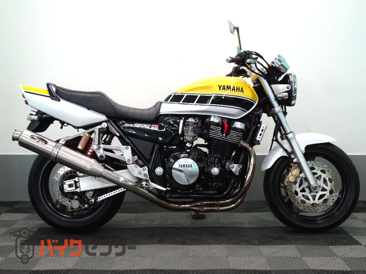 ヤマハ XJR1200 伝統のUSインターカラー！ 乗り易い空冷大型ネイキッド