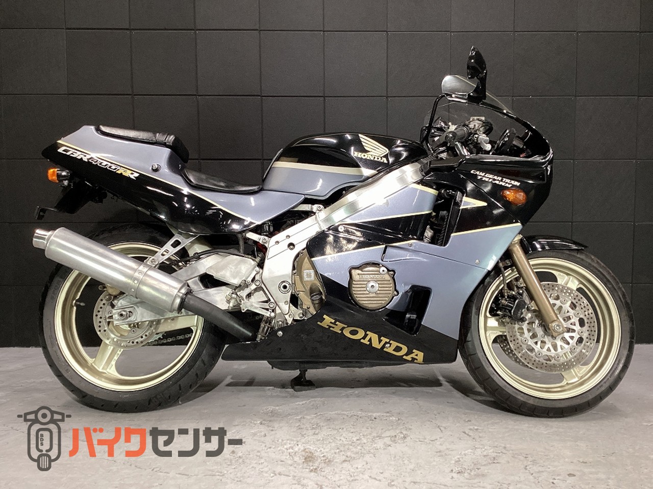 Yahoo!オークション - ホンダ CBR400RR NC23 アッパーカウル フロント