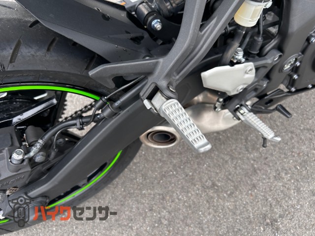Ninja ZX-25R SE エンジンスライダー ヘルメットロック ETC車載器